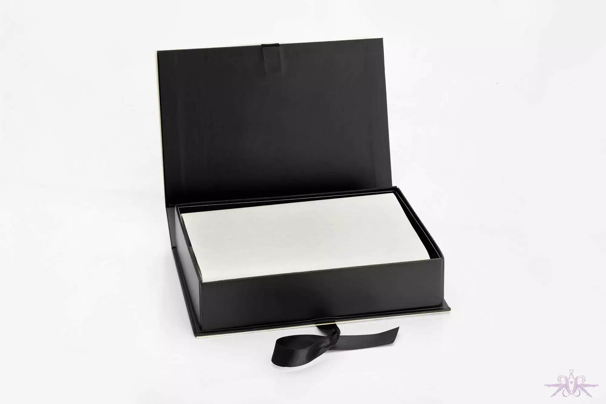 Maison Close Le Petit Secret Dentelle Openable String Tanga 9 Maison Close Le Petit Secret Dentelle Openable String Tanga - Image 9