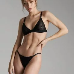 Maison Close Bande à Part Delicate Triangle Bra -Stockings Shop Mayfair Stockings Trianglebra BandeaPart 560090 bande a part 000245 640x960 crop center 2x 25