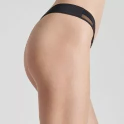 Maison Close Pure Tentation Black High Thong -Stockings Shop Mayfair Stockings608068 pure tentation noir 0473 2560x3840 crop center 164