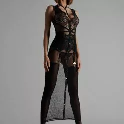 Maison Close Inspiration Divine Long Dress -Stockings Shop Mayfair Stockings608643 inspiration divine 09.02.2022 clemence 0499 MX 2560x3840 crop center 85