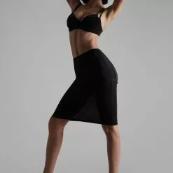 Maison Close Pure Tentation Skirt -Stockings Shop Mayfair Stockings608797 pure tentation noir 1678 2560x3840 crop center 122