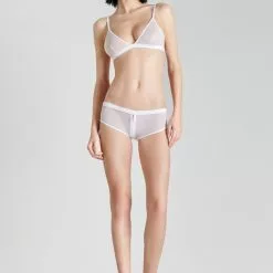 Maison Close Pure Tentation White Triangle Bra -Stockings Shop Mayfair Stockings609816 pure tentation blanc 0209 2560x3840 crop center 146