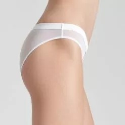 Maison Close Pure Tentation White Open Panty -Stockings Shop Mayfair Stockings609832 pure tentation blanc 0391 2560x3840 crop center 196